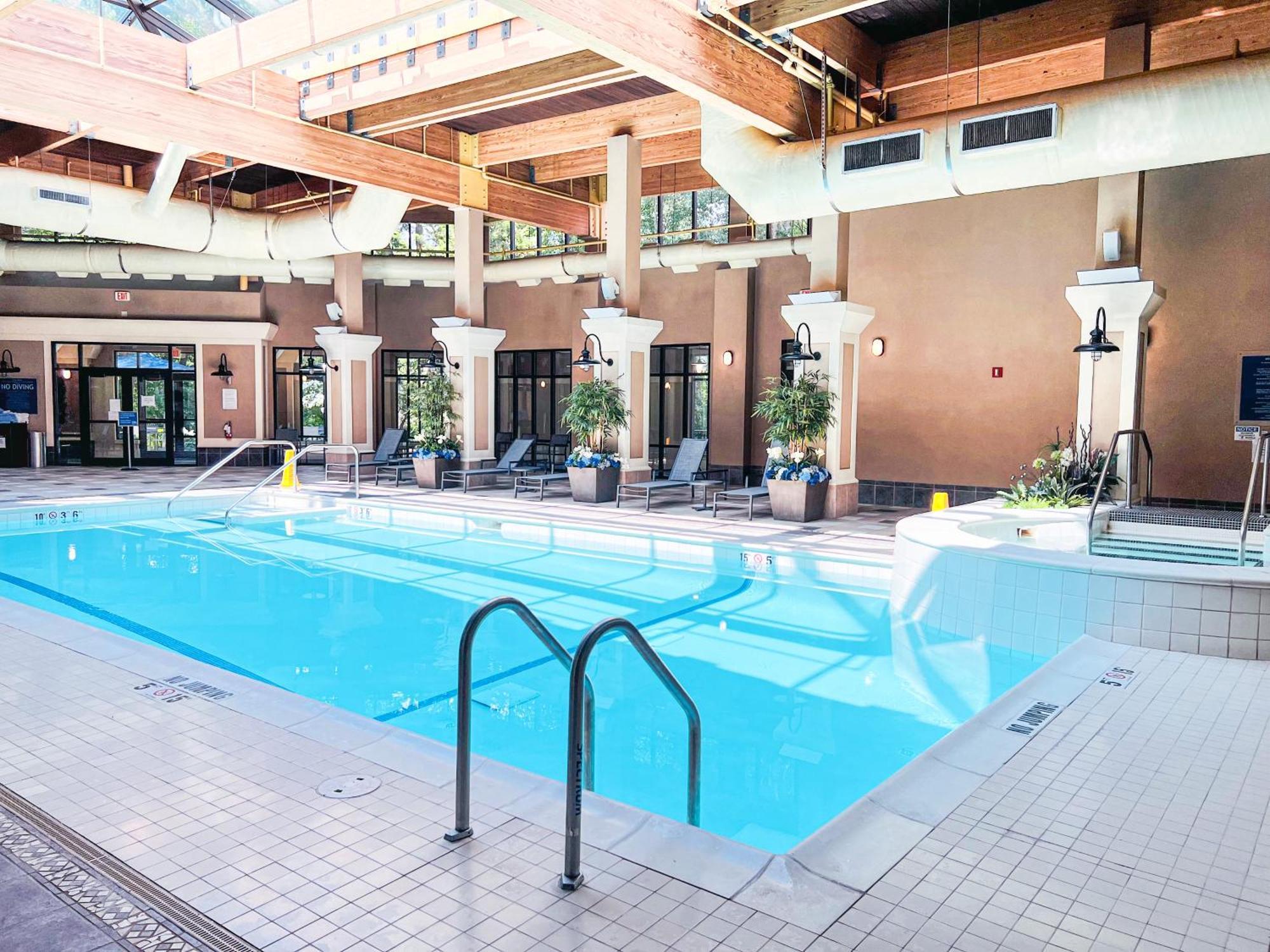 Four Points By Sheraton Norwood Conference Center Exterior photo